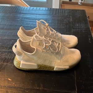 Adidas NMD R1 V2 “Gold Boost” White/Gold Metallic-Core Black FW5450